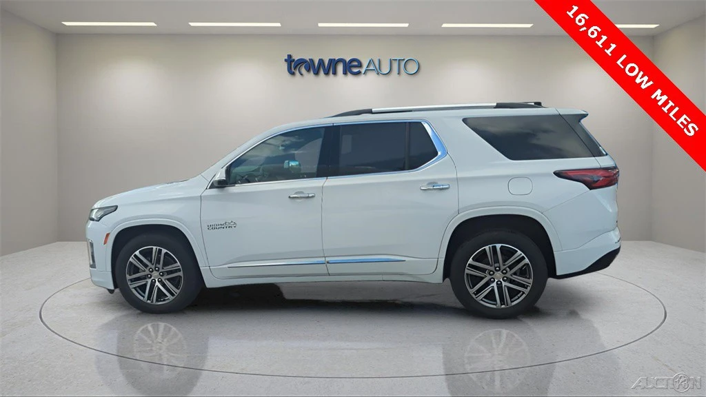 2022 Chevrolet Traverse - Image 2 of 12
