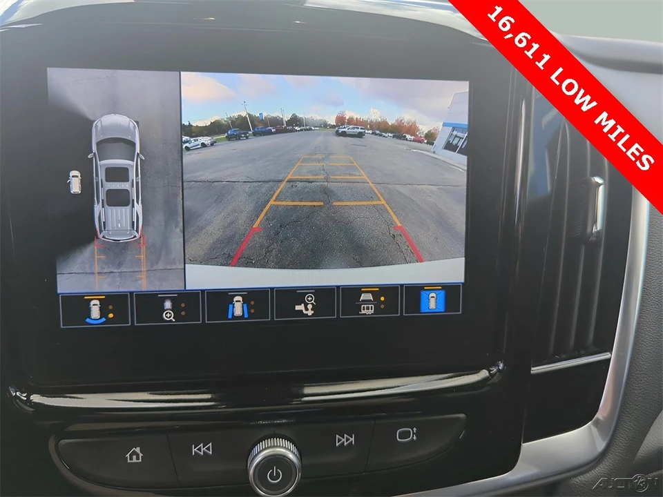 2022 Chevrolet Traverse - Image 13 of 21