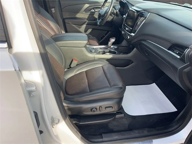 2022 Chevrolet Traverse - Image 17 of 21