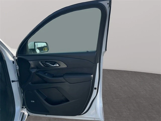 2022 Chevrolet Traverse - Image 16 of 21