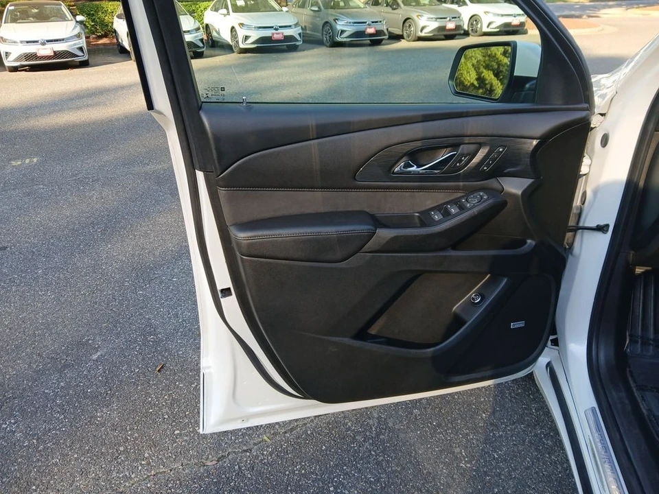 2022 Chevrolet Traverse - Image 11 of 12