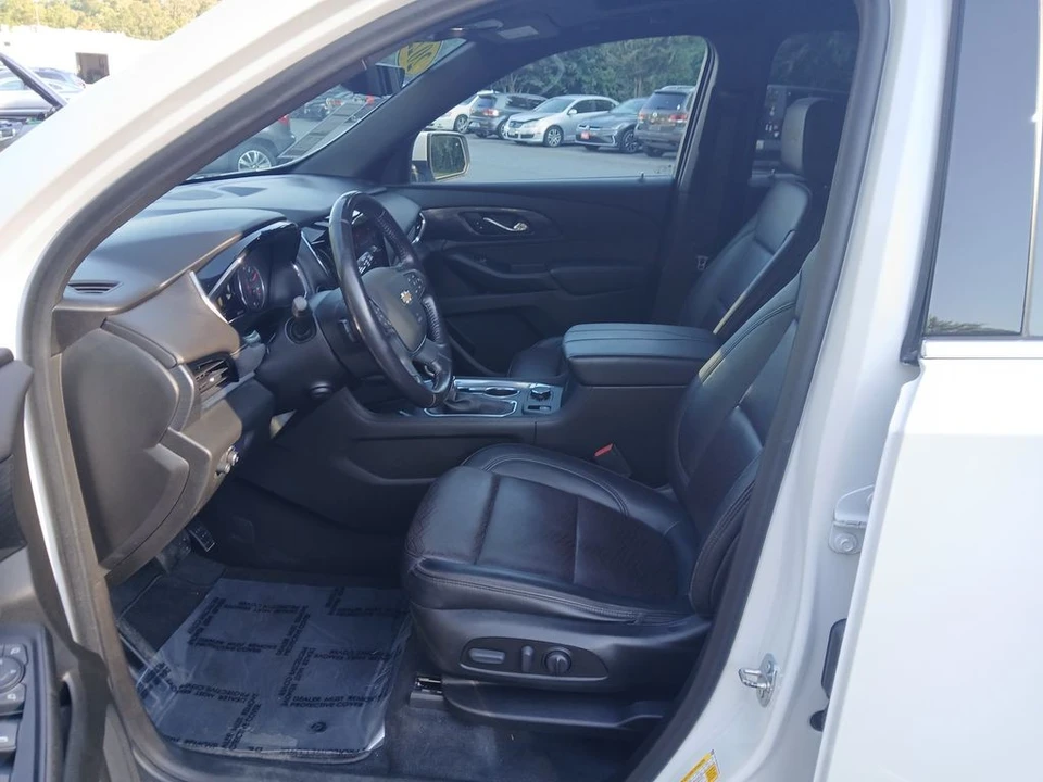 2022 Chevrolet Traverse - Image 10 of 12