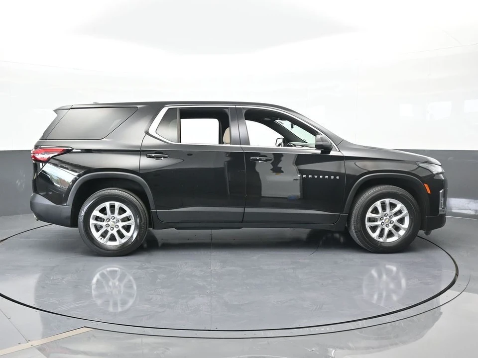 2022 Chevrolet Traverse - Image 7 of 12