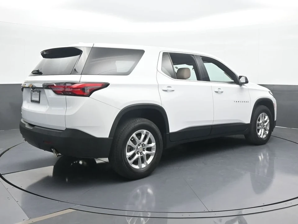 2022 Chevrolet Traverse - Image 6 of 12