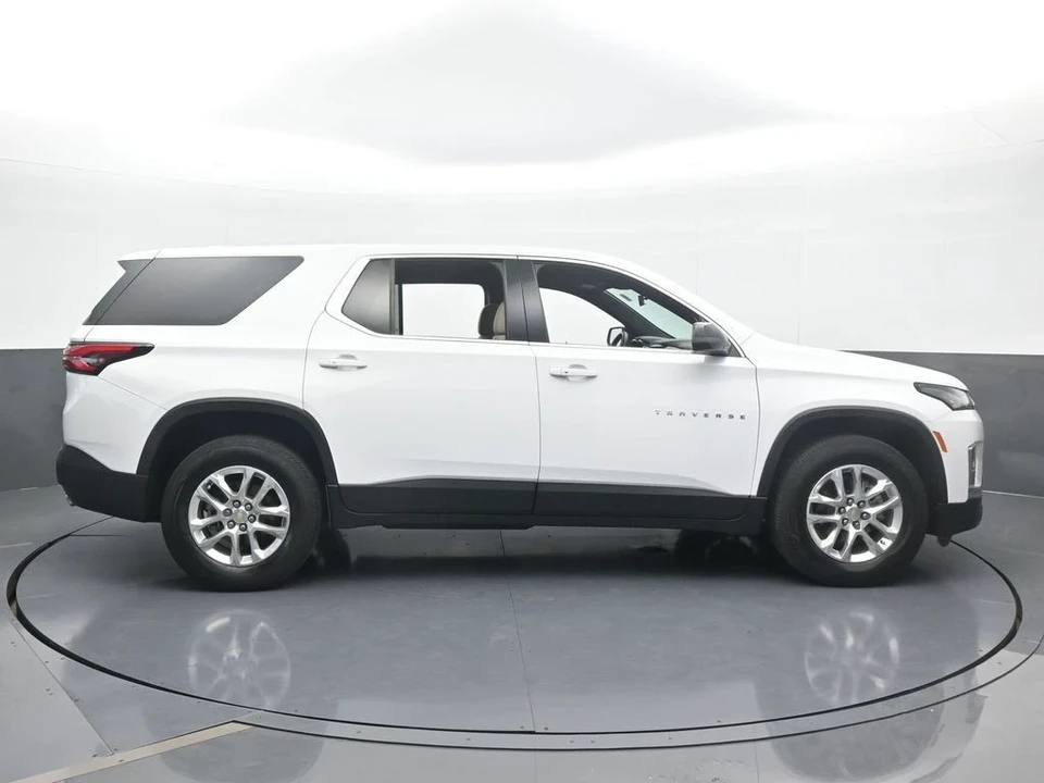 2022 Chevrolet Traverse - Image 7 of 12