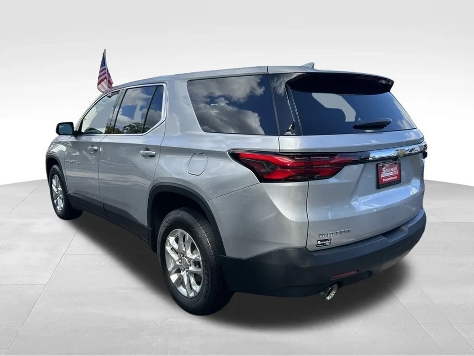 2022 Chevrolet Traverse - Image 5 of 12