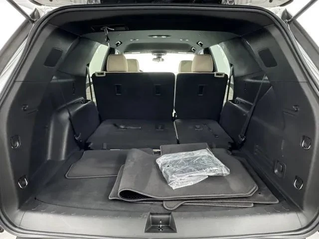 2022 Chevrolet Traverse - Image 8 of 12