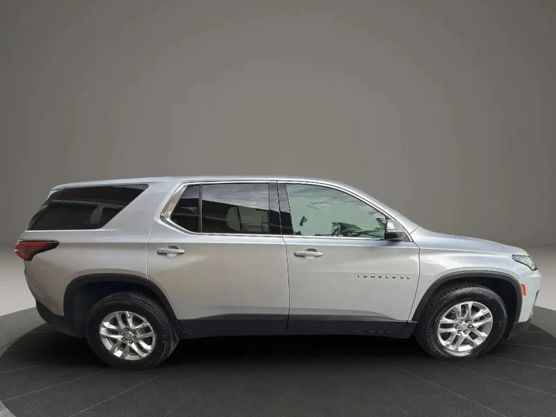 2022 Chevrolet Traverse - Image 4 of 12