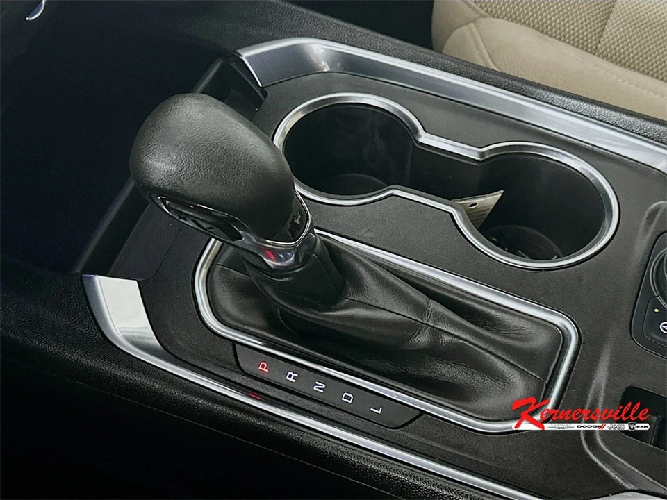 2022 Chevrolet Traverse - Image 16 of 21
