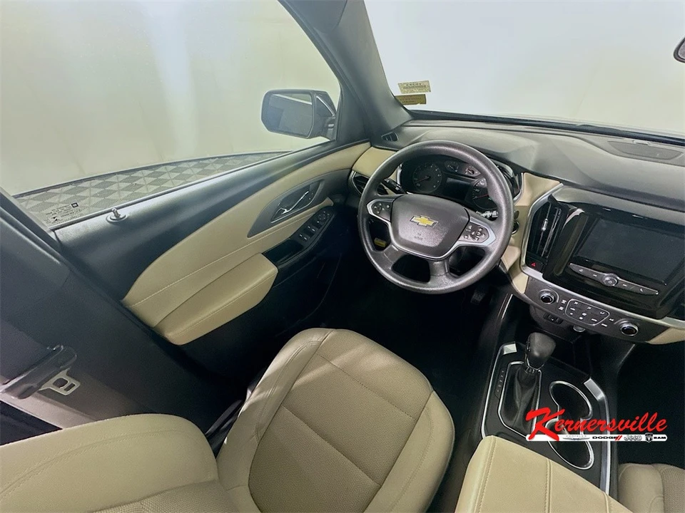 2022 Chevrolet Traverse - Image 9 of 21