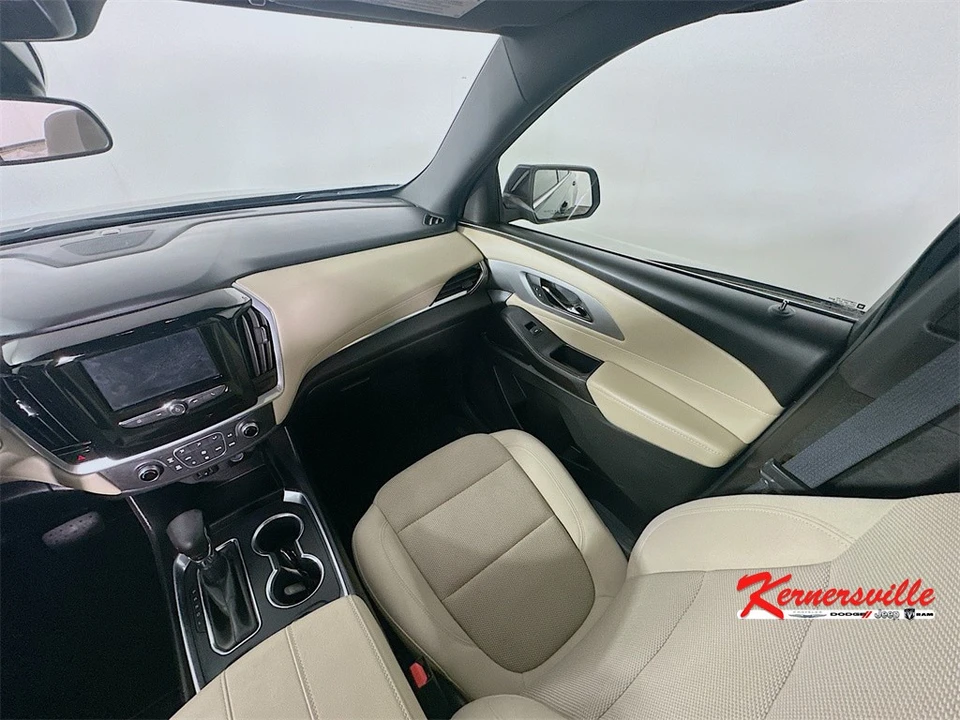 2022 Chevrolet Traverse - Image 11 of 21