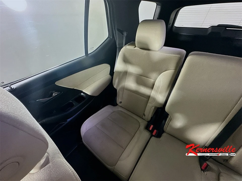 2022 Chevrolet Traverse - Image 12 of 21