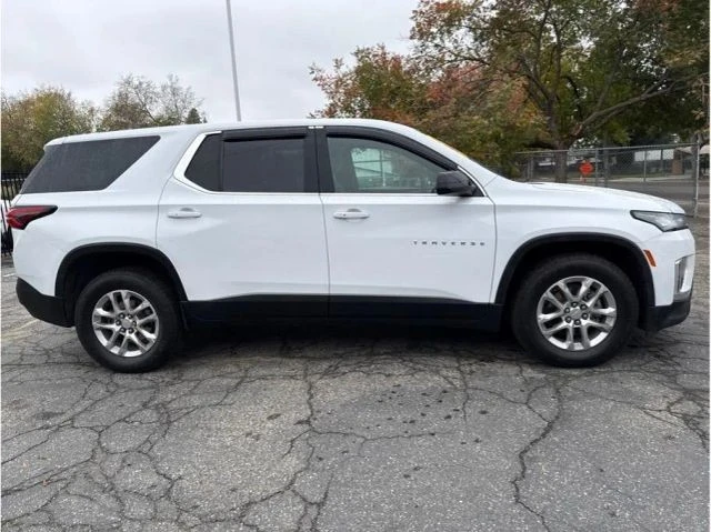 2022 Chevrolet Traverse - Image 2 of 14