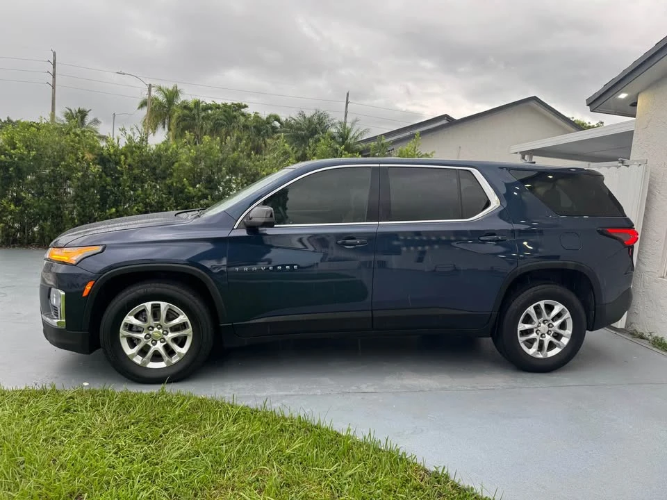 2022 Chevrolet Traverse - Image 2 of 10