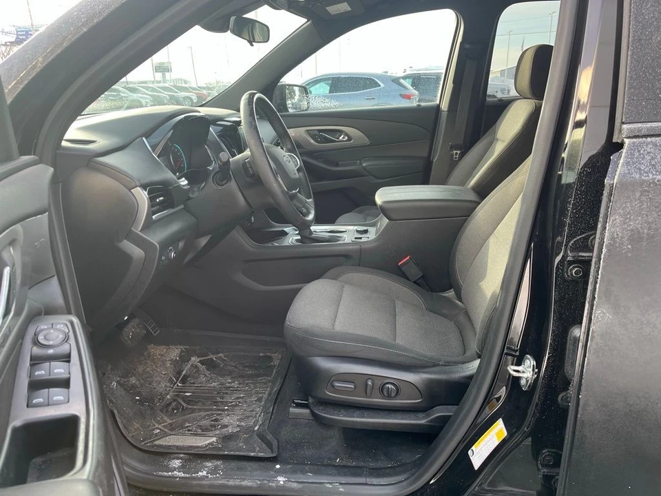 2022 Chevrolet Traverse - Image 11 of 12