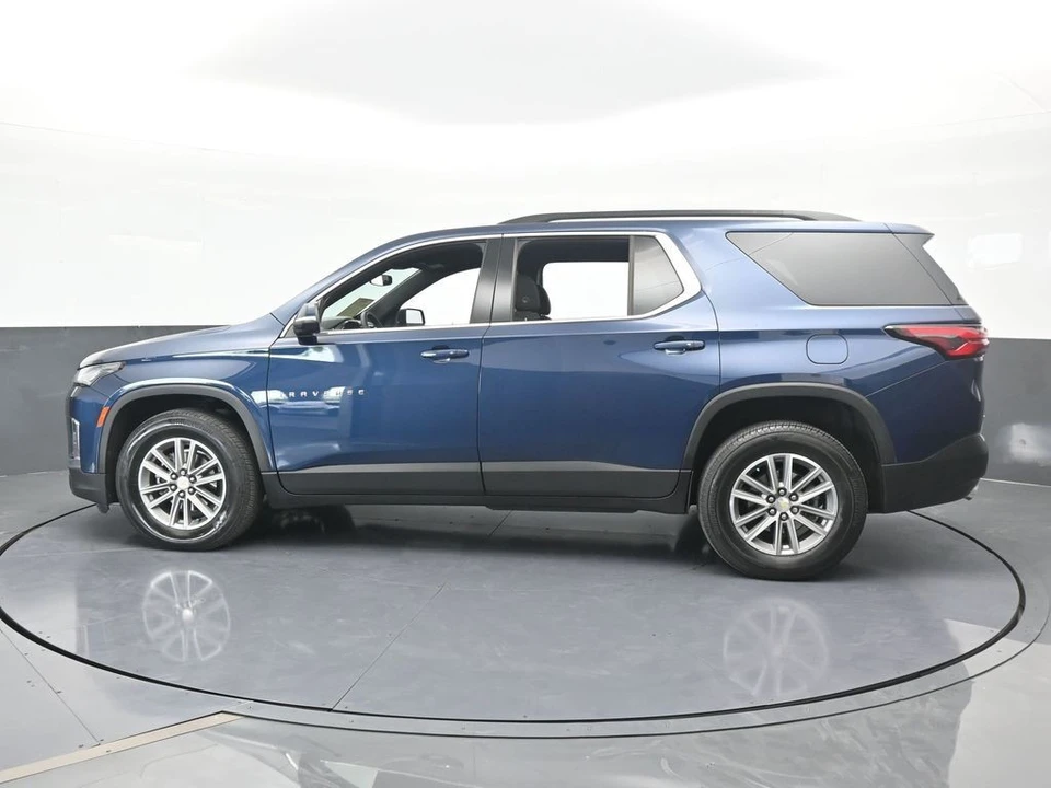 2022 Chevrolet Traverse - Image 3 of 12