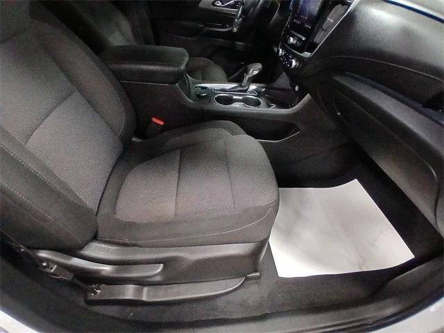 2022 Chevrolet Traverse - Image 17 of 21