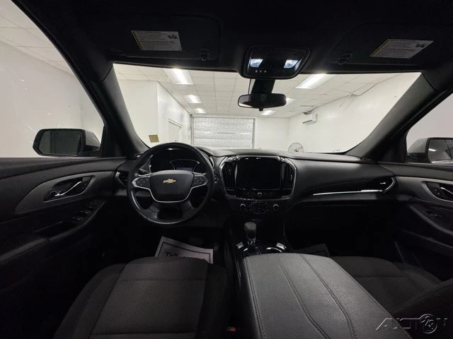 2022 Chevrolet Traverse - Image 11 of 12