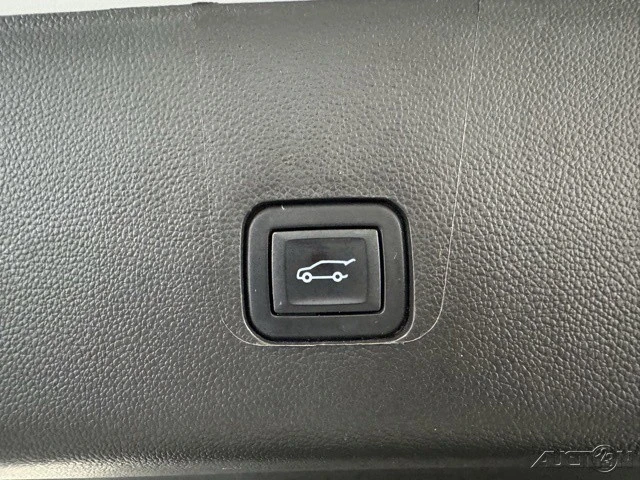 2022 Chevrolet Traverse - Image 7 of 12