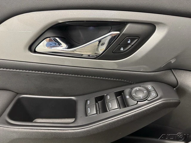 2022 Chevrolet Traverse - Image 13 of 17