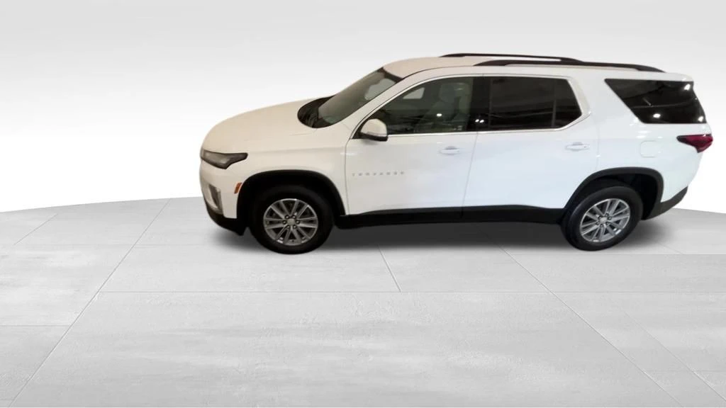 2022 Chevrolet Traverse - Image 4 of 12