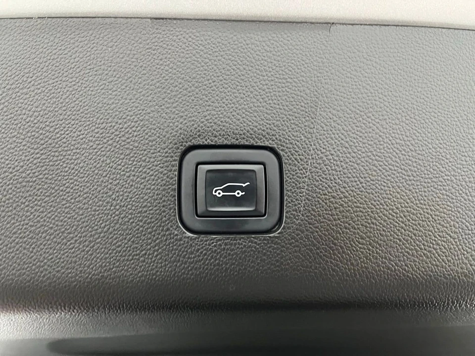 2022 Chevrolet Traverse - Image 10 of 12