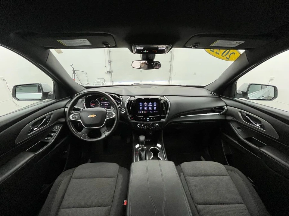 2022 Chevrolet Traverse - Image 2 of 12