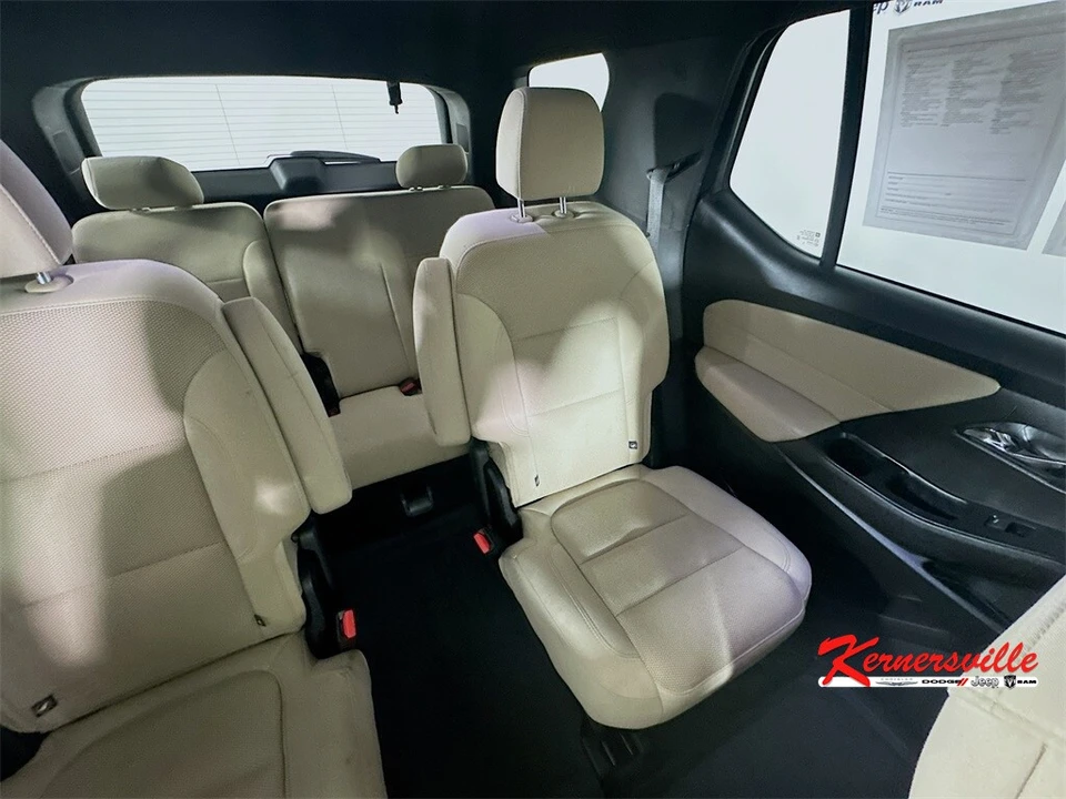 2022 Chevrolet Traverse - Image 14 of 21
