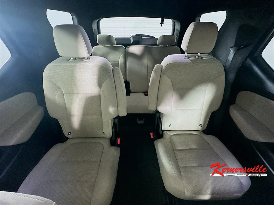2022 Chevrolet Traverse - Image 13 of 21