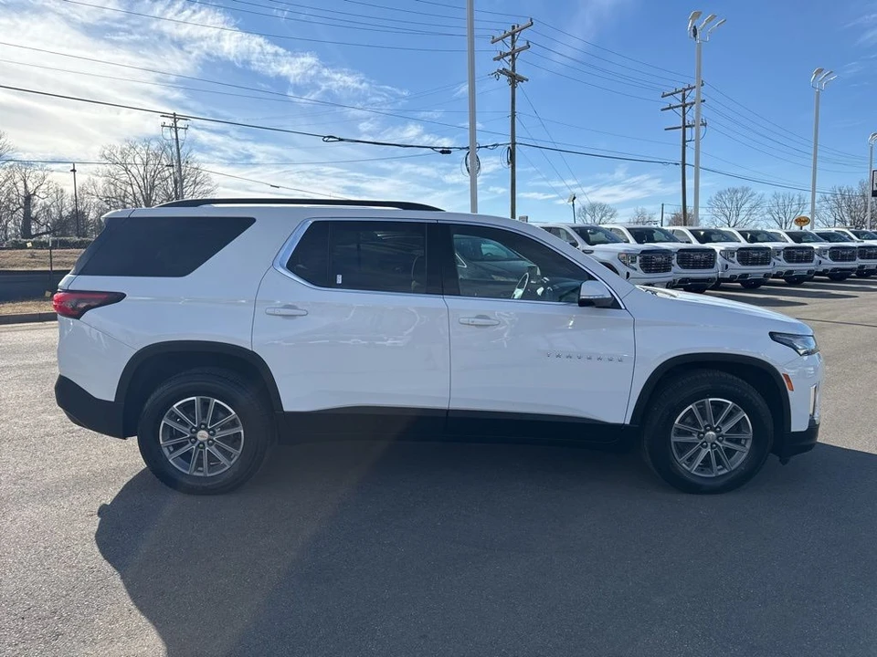2022 Chevrolet Traverse - Image 6 of 12