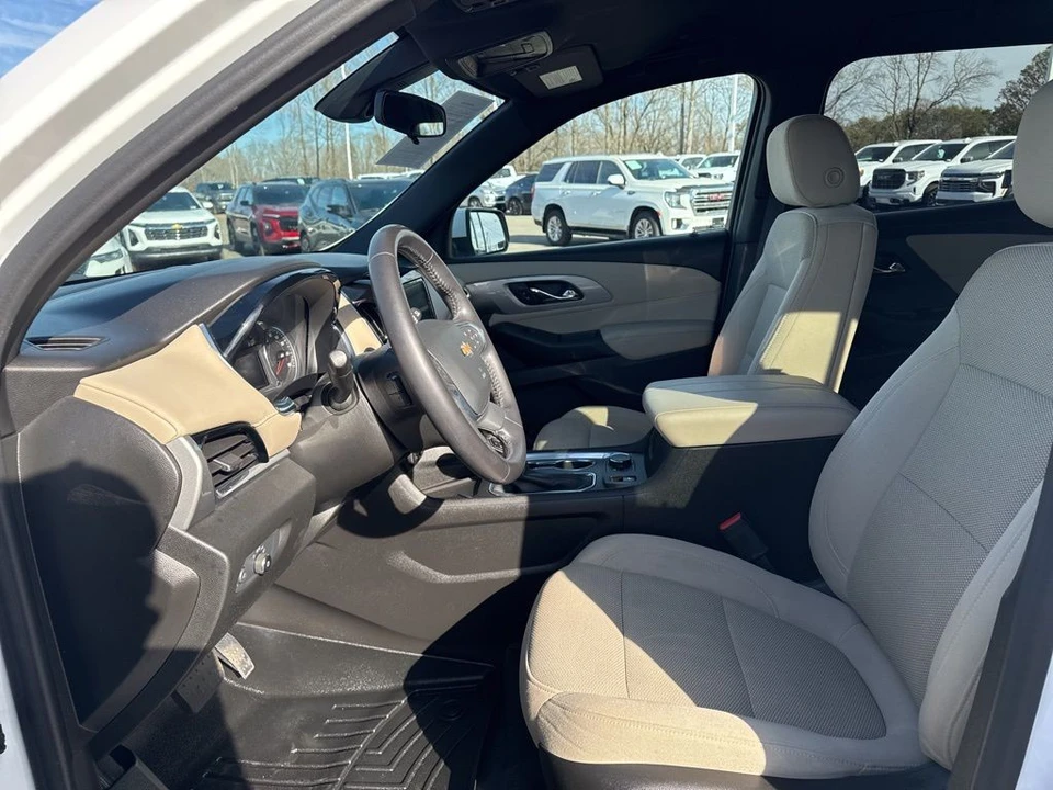 2022 Chevrolet Traverse - Image 9 of 12