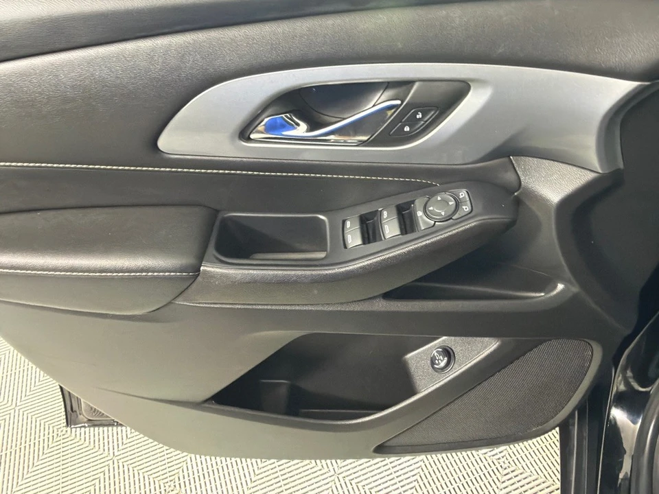 2022 Chevrolet Traverse - Image 11 of 12