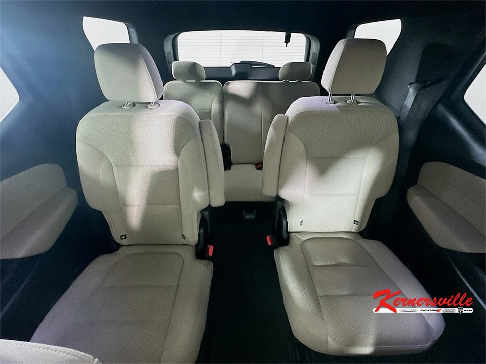 2022 Chevrolet Traverse - Image 13 of 21