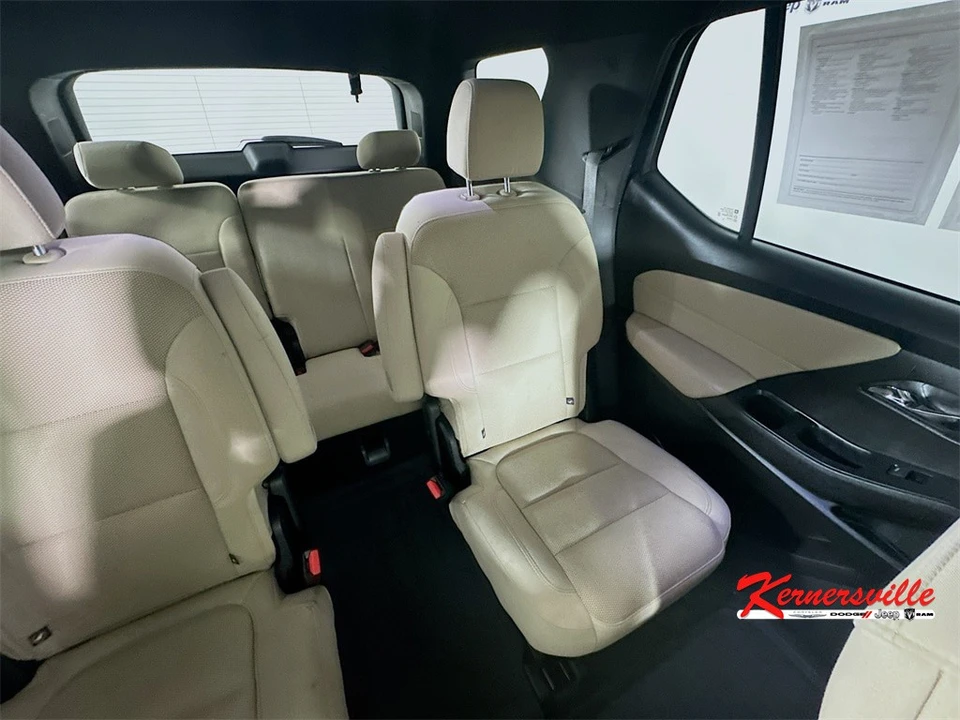 2022 Chevrolet Traverse - Image 14 of 21