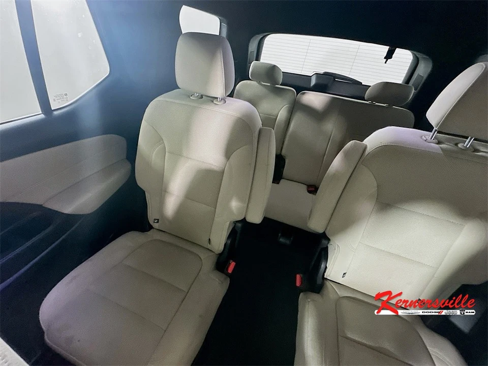 2022 Chevrolet Traverse - Image 12 of 21