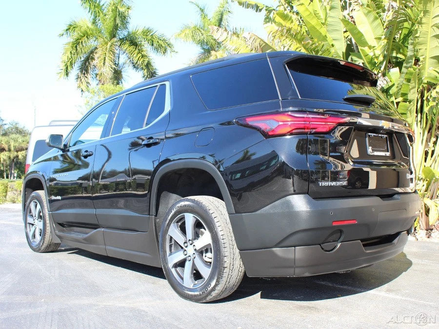 2022 Chevrolet Traverse - Image 10 of 12