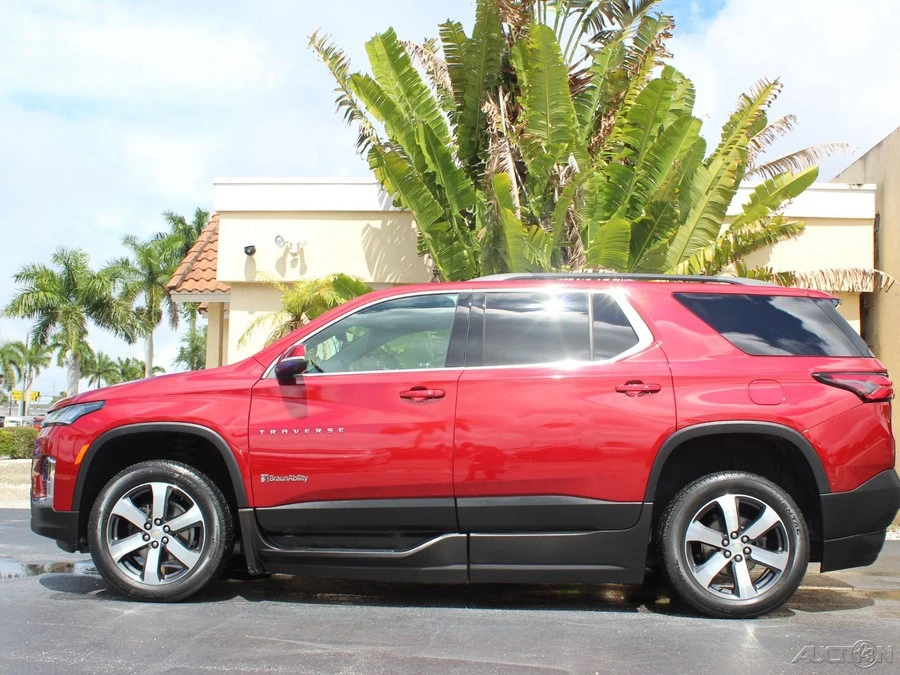 2022 Chevrolet Traverse - Image 7 of 12