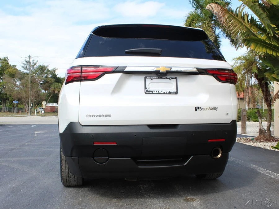 2022 Chevrolet Traverse - Image 10 of 12