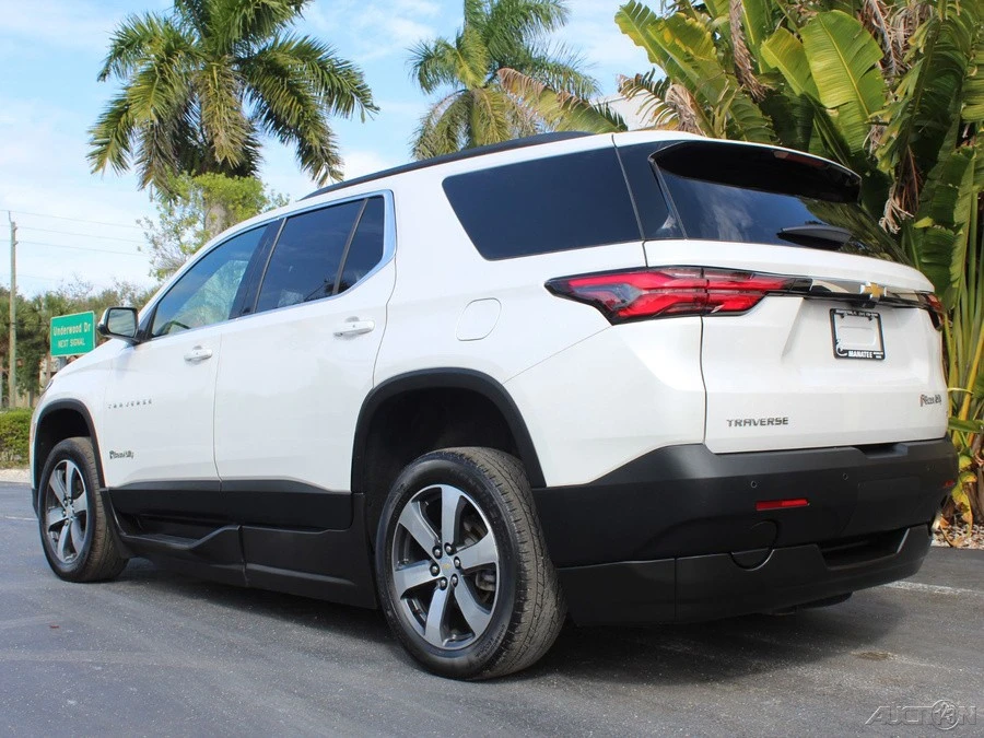 2022 Chevrolet Traverse - Image 8 of 12