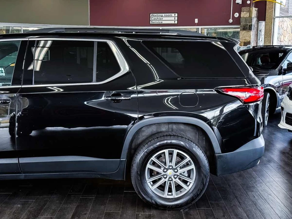 2022 Chevrolet Traverse - Image 9 of 12