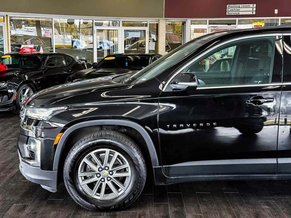 2022 Chevrolet Traverse - Image 7 of 21