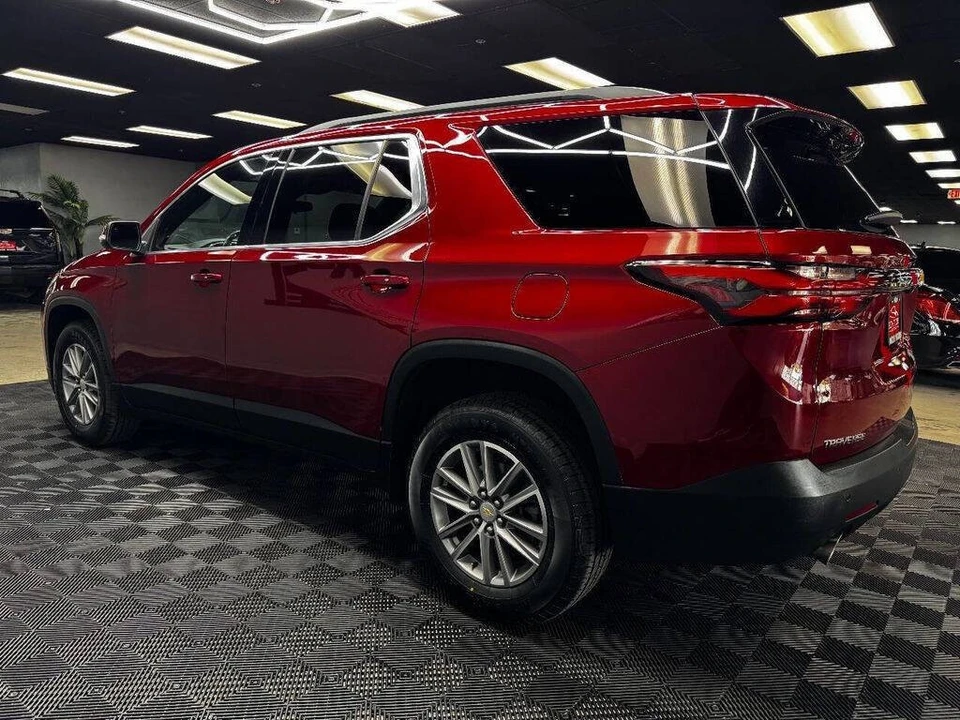 2022 Chevrolet Traverse - Image 9 of 21