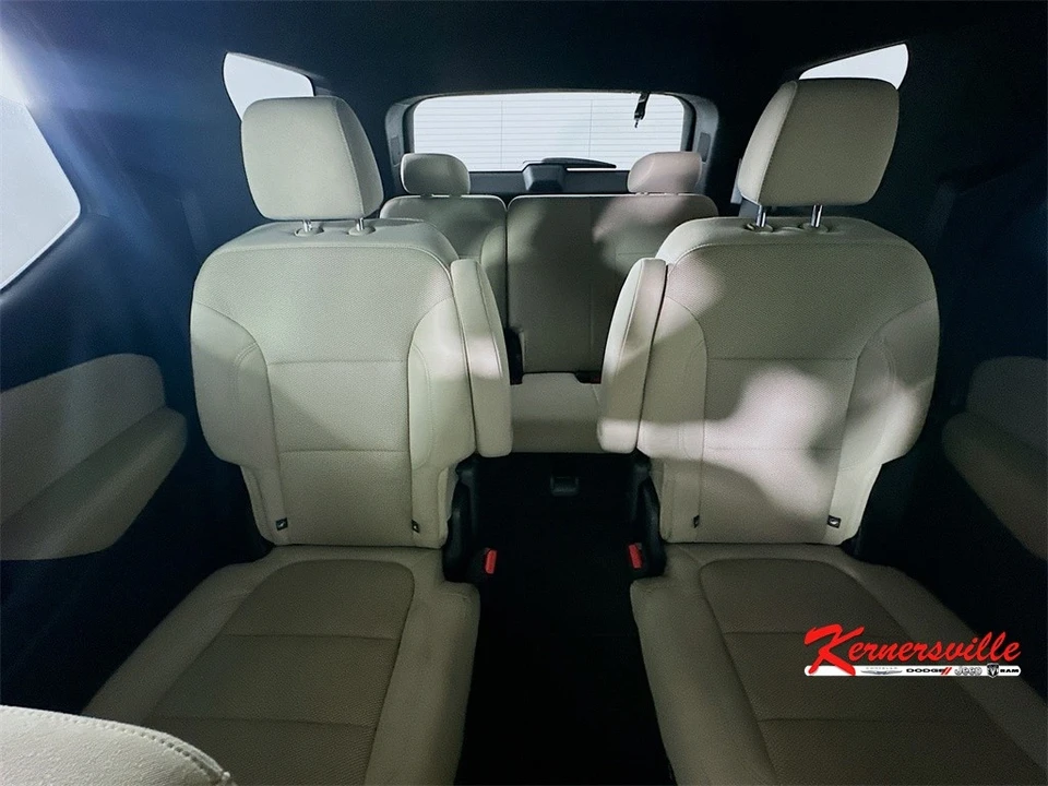 2022 Chevrolet Traverse - Image 13 of 21