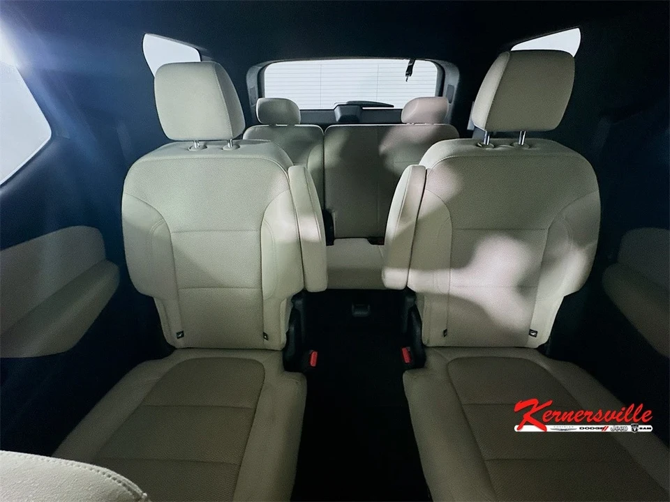 2022 Chevrolet Traverse - Image 13 of 21