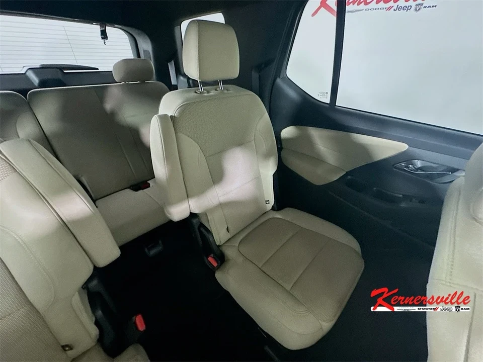 2022 Chevrolet Traverse - Image 14 of 21