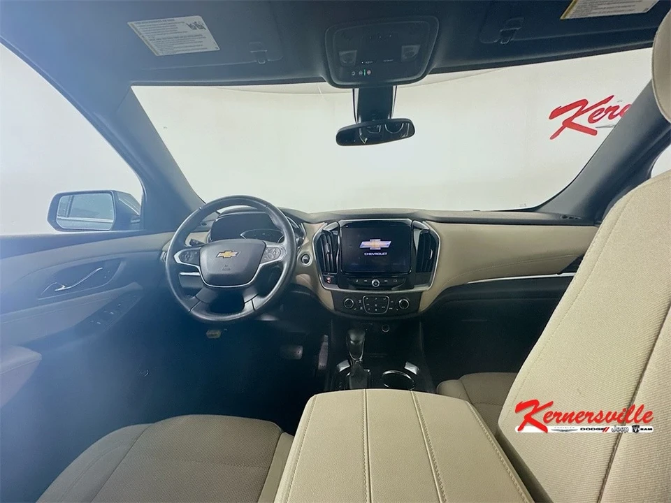 2022 Chevrolet Traverse - Image 10 of 21
