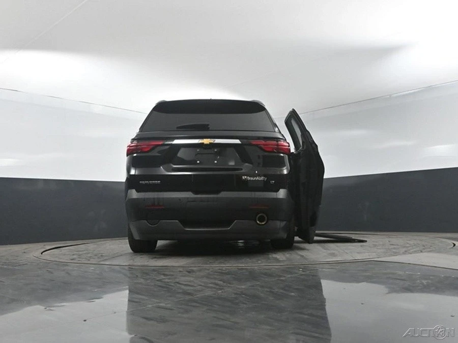 2022 Chevrolet Traverse - Image 6 of 11