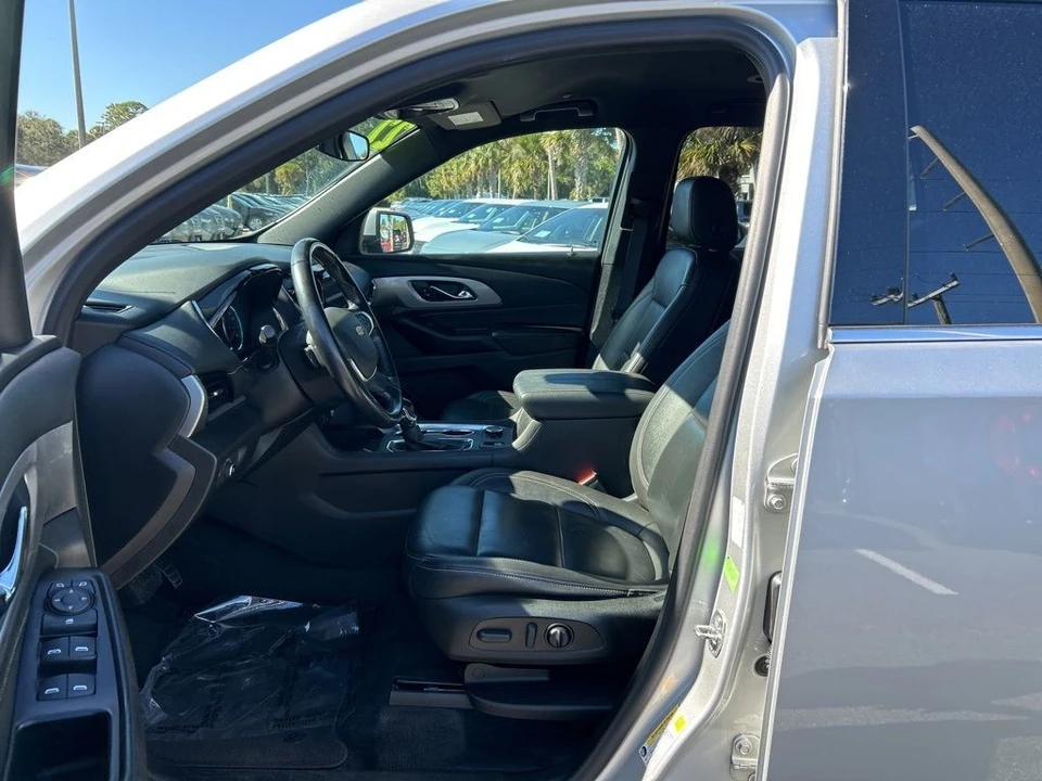 2022 Chevrolet Traverse - Image 9 of 12