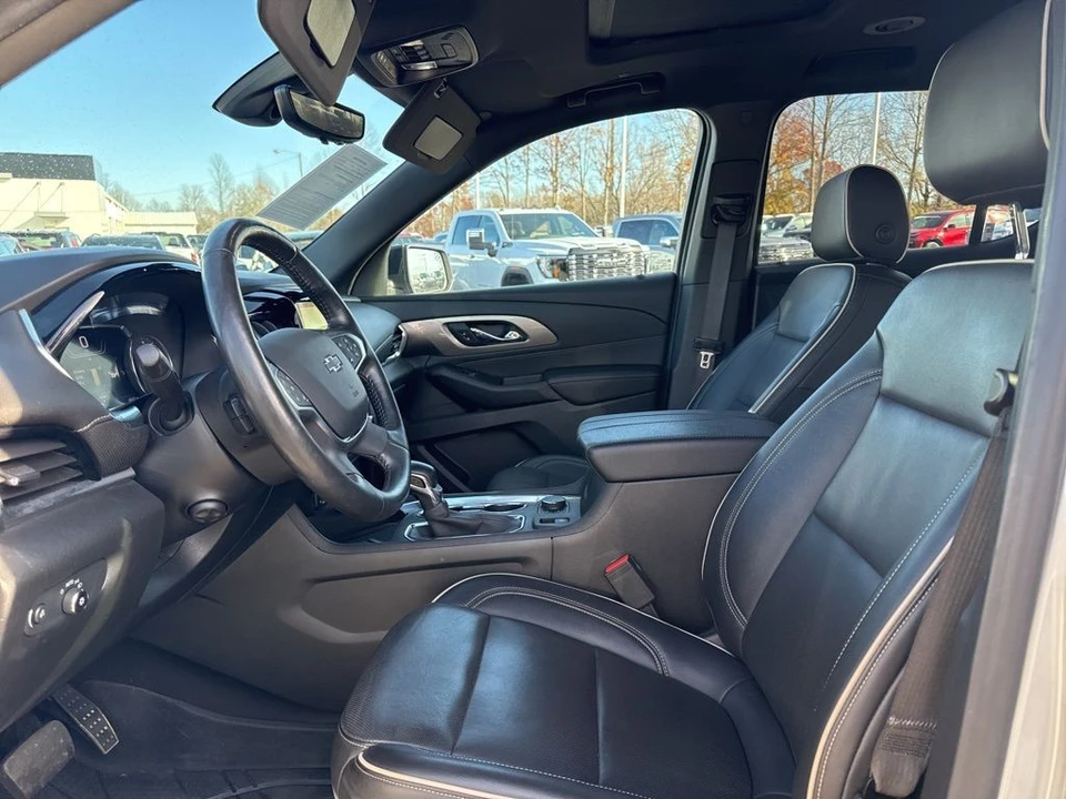 2022 Chevrolet Traverse - Image 9 of 12
