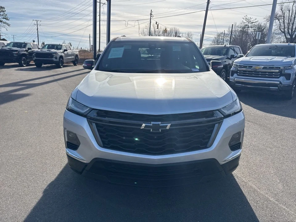 2022 Chevrolet Traverse - Image 8 of 12
